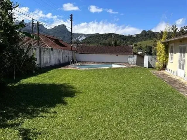 Imagem 13: Casa À Venda com 1050,00M² e 4 Quartos Sendo 3 Suítes, em Valparaíso, Petrópolis - Rj
