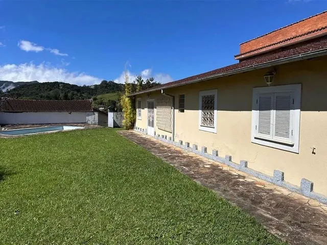 Imagem 16: Casa À Venda com 1050,00M² e 4 Quartos Sendo 3 Suítes, em Valparaíso, Petrópolis - Rj