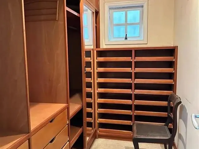 Imagem 10: Casa À Venda com 1050,00M² e 4 Quartos Sendo 3 Suítes, em Valparaíso, Petrópolis - Rj