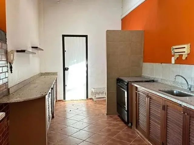 Imagem 12: Casa À Venda com 1050,00M² e 4 Quartos Sendo 3 Suítes, em Valparaíso, Petrópolis - Rj