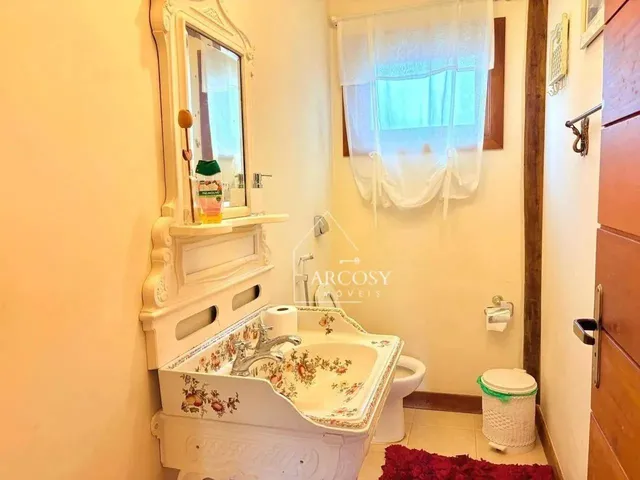Imagem 2: Casa com 4 Dormitórios À Venda, 300 M² por R$ 3.000.000 - Cuiabá - Petrópolis/Rj