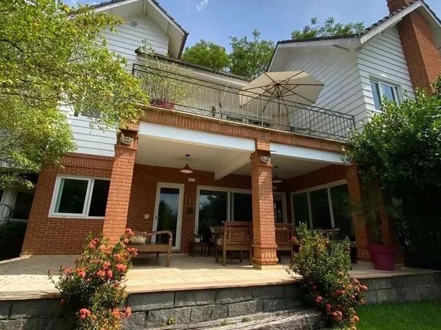 Imagem: Casa para Venda com 319 Metros Quadrados