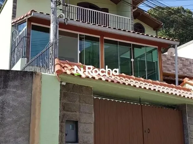 Imagem: A casa possui 3 Dormitórios, 1 Suíte, 3 Banheiros, 5