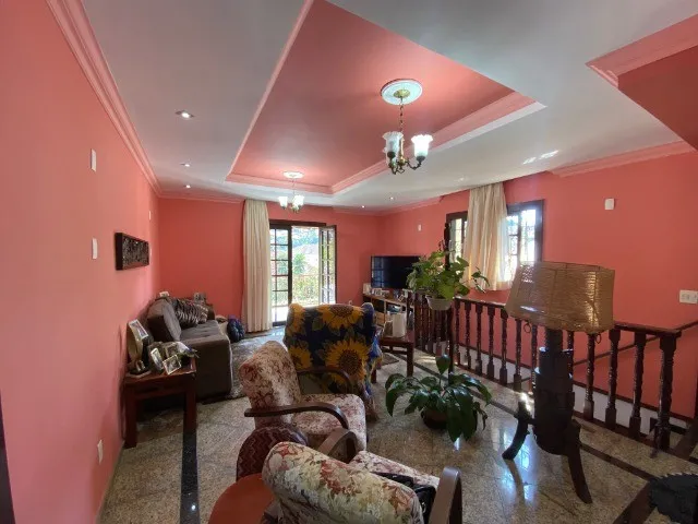 Imagem: Vendo Casa com 3 Quartos e Garagem no Quitandinha
