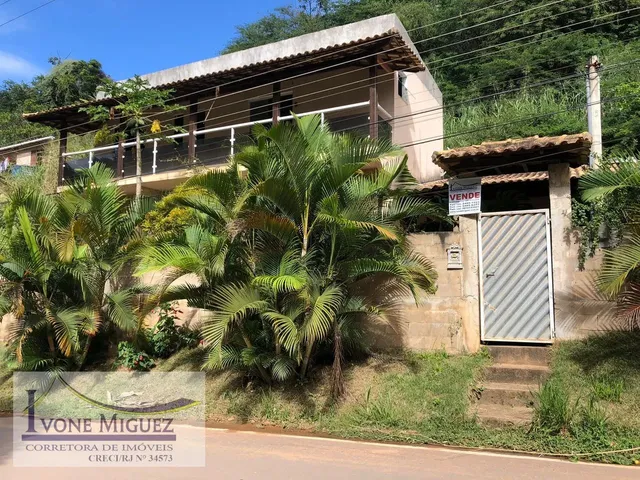 Imagem: A casa possui 2 Dormitórios, 1 Suíte, 1 Banheiro, 1 Vaga