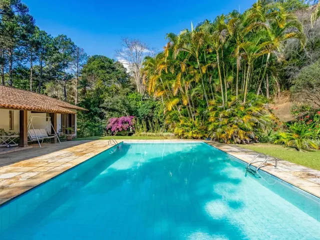 Imagem: Casa com 4 Quartos em Condomínio em Araras