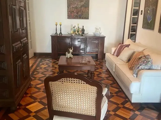 Imagem 7: Imóvel para Venda com 250 Metros Quadrados com 4 Quartos em Valparaíso - Petrópolis
