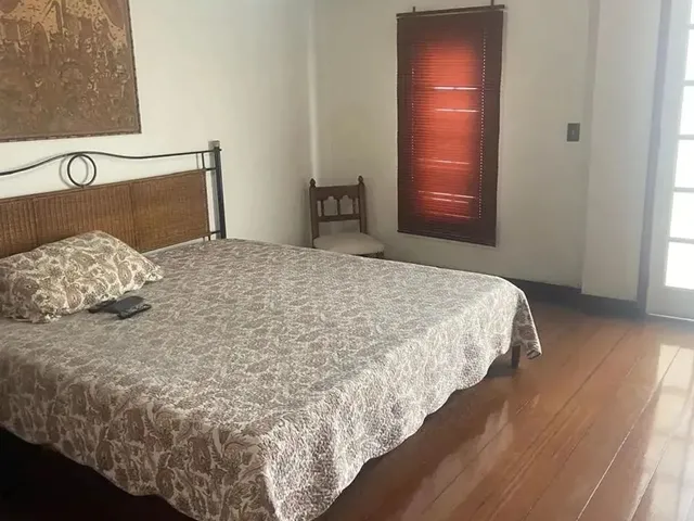 Imagem 4: Imóvel para Venda com 250 Metros Quadrados com 4 Quartos em Valparaíso - Petrópolis