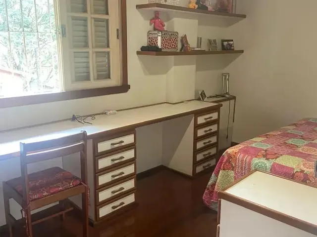 Imagem 5: Imóvel para Venda com 250 Metros Quadrados com 4 Quartos em Valparaíso - Petrópolis