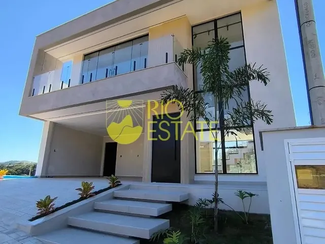 Imagem: A casa possui 3 Dormitórios, 1 Suíte, 2 Banheiros, 2