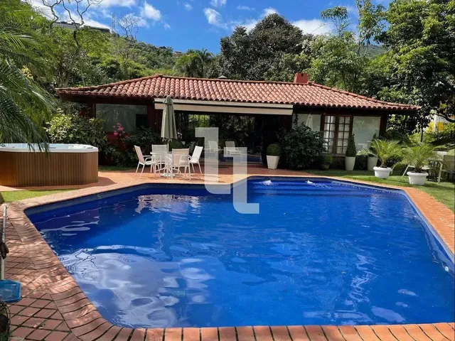 Imagem 13: Imóvel para Venda Possui 260 Metros Quadrados com 4 Quartos em Araras - Petrópolis - Rj