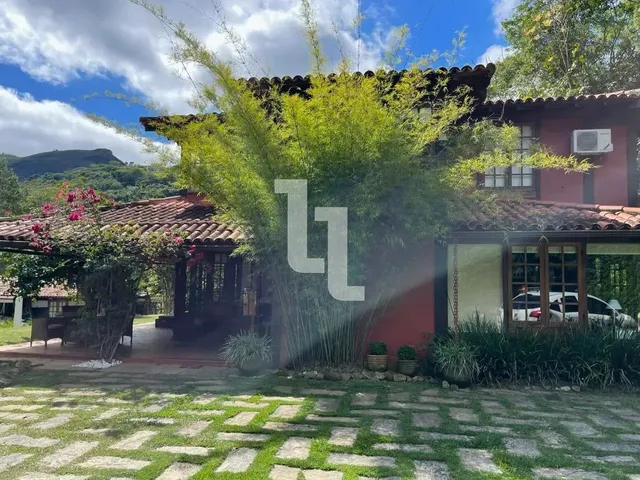 Imagem 9: Imóvel para Venda Possui 260 Metros Quadrados com 4 Quartos em Araras - Petrópolis - Rj