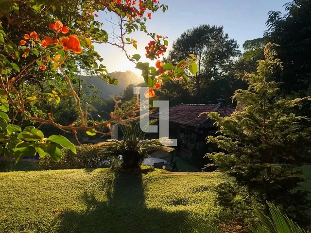Imagem 5: Imóvel para Venda Possui 260 Metros Quadrados com 4 Quartos em Araras - Petrópolis - Rj