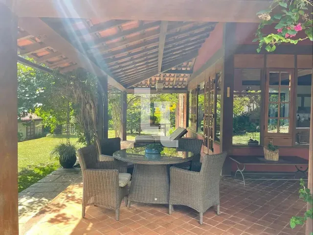 Imagem 16: Imóvel para Venda Possui 260 Metros Quadrados com 4 Quartos em Araras - Petrópolis - Rj