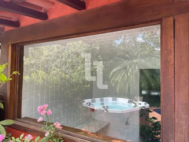 Imagem 6: Imóvel para Venda Possui 260 Metros Quadrados com 4 Quartos em Araras - Petrópolis - Rj
