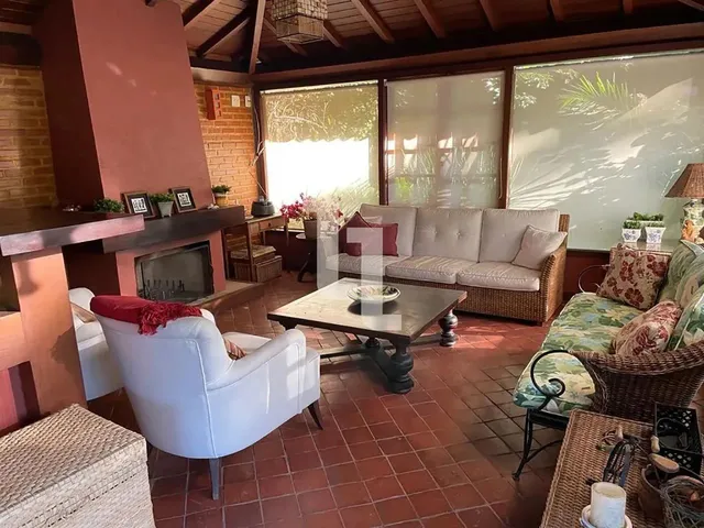 Imagem 12: Imóvel para Venda Possui 260 Metros Quadrados com 4 Quartos em Araras - Petrópolis - Rj
