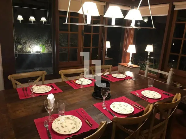 Imagem 3: Imóvel para Venda Possui 260 Metros Quadrados com 4 Quartos em Araras - Petrópolis - Rj
