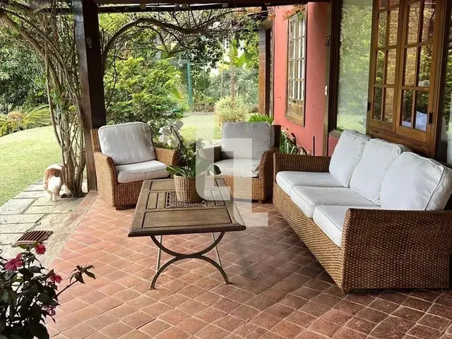 Imagem 4: Imóvel para Venda Possui 260 Metros Quadrados com 4 Quartos em Araras - Petrópolis - Rj
