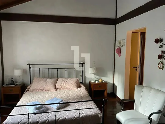 Imagem 8: Imóvel para Venda Possui 260 Metros Quadrados com 4 Quartos em Araras - Petrópolis - Rj