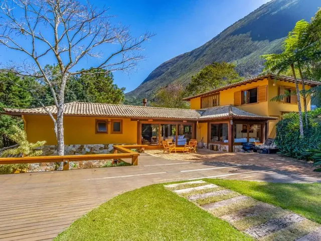Imagem: Casa com 4 Quartos em Condomínio em Araras
