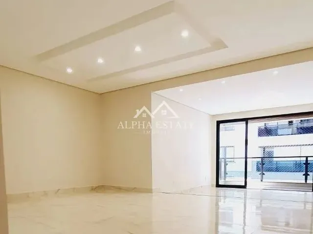 Imagem: O apartamento possui 4 Dormitórios, 1 Suíte, 5 Banheiros,