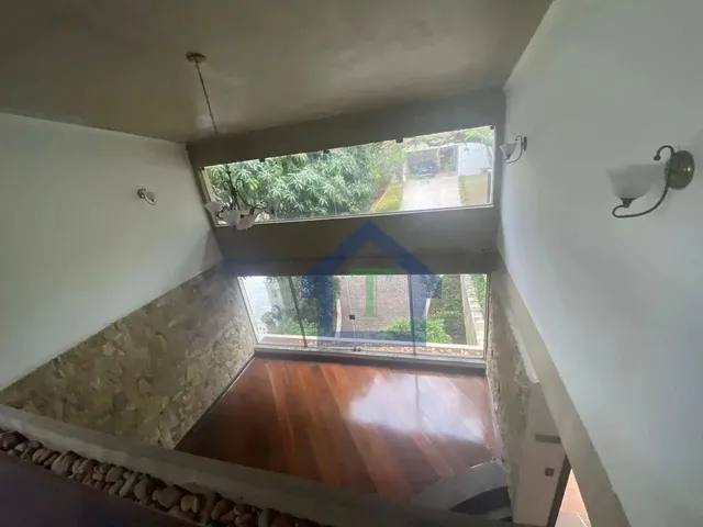 Imagem: Casa com 4 Dormitórios para Alugar, 500