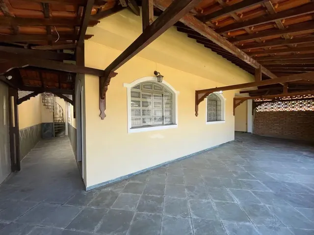 Imagem 3: Casa À Venda em Campolide com 3 Dormitórios Sendo 1 Suíte