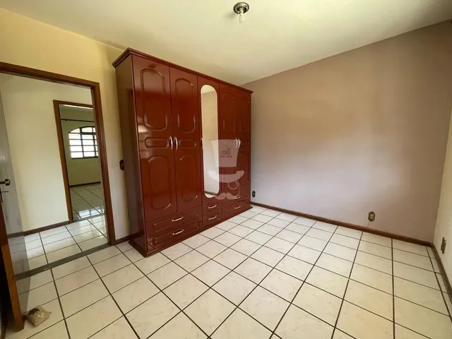 Imagem 15: Casa À Venda em Campolide com 3 Dormitórios Sendo 1 Suíte