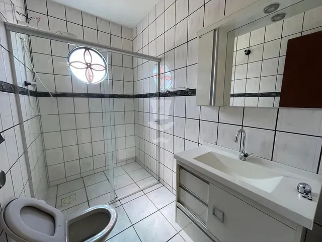 Imagem 6: Casa À Venda em Campolide com 3 Dormitórios Sendo 1 Suíte