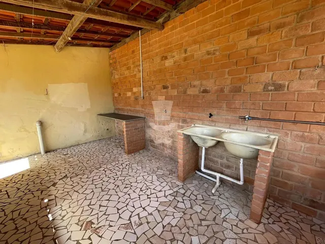 Imagem 14: Casa À Venda em Campolide com 3 Dormitórios Sendo 1 Suíte