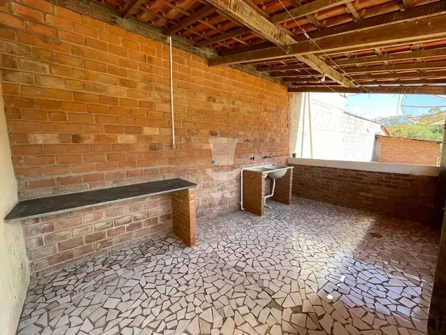 Imagem 16: Casa À Venda em Campolide com 3 Dormitórios Sendo 1 Suíte