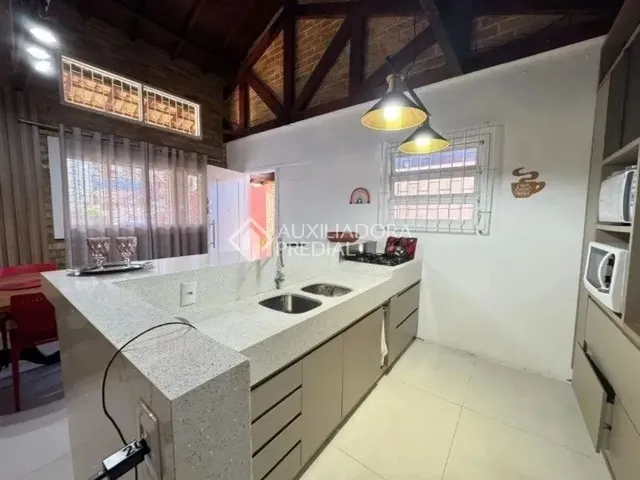 Imagem 2: Casa 3 Quarto(S), no Bairro Canasvieiras