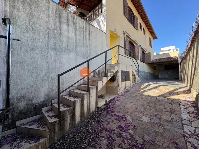 Imagem: Casa de 04 Quartos com Suíte e 03 Vagas