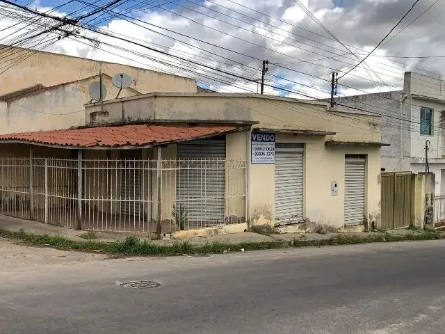 Imagem: Casa e Área Comercial À Venda na Rua Laudicineia