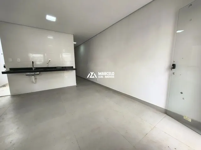 Imagem 11: Vendo Casa com 2 Quartos Sendo 1 Suíte, com Vaga de Garagem na Avenida Principal