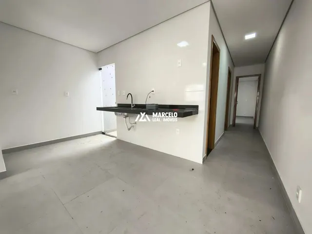 Imagem 4: Vendo Casa com 2 Quartos Sendo 1 Suíte, com Vaga de Garagem na Avenida Principal