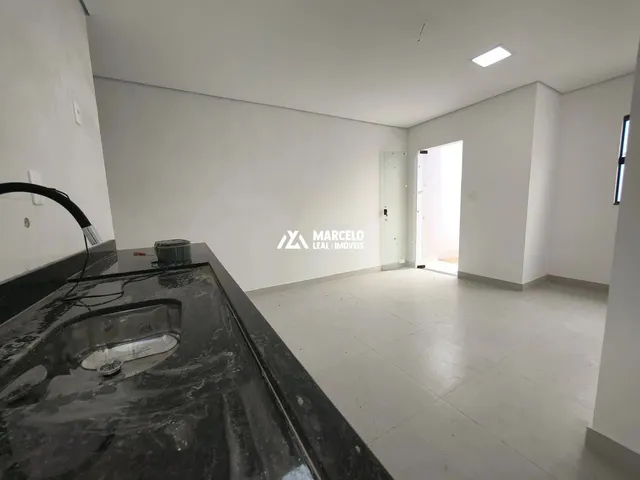 Imagem 5: Vendo Casa com 2 Quartos Sendo 1 Suíte, com Vaga de Garagem na Avenida Principal