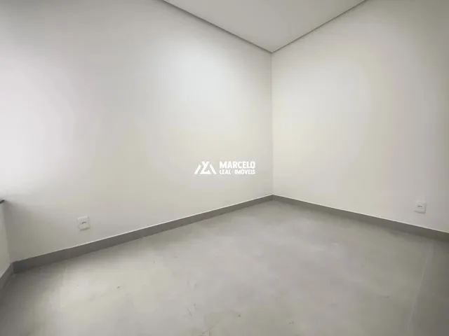 Imagem 8: Vendo Casa com 2 Quartos Sendo 1 Suíte, com Vaga de Garagem na Avenida Principal