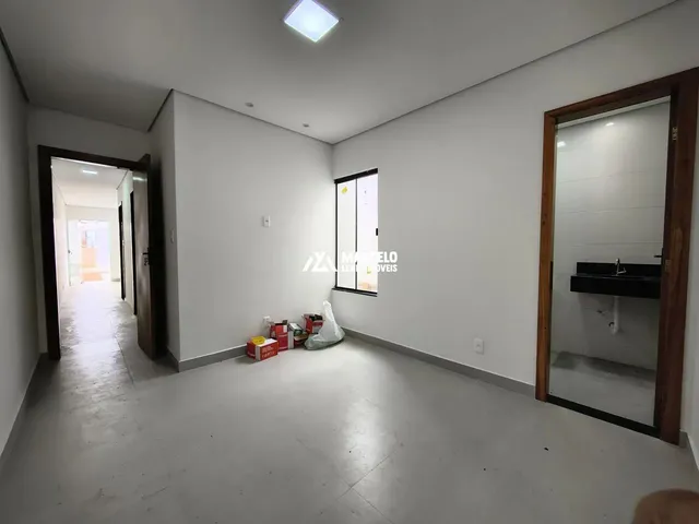 Imagem 6: Vendo Casa com 2 Quartos Sendo 1 Suíte, com Vaga de Garagem na Avenida Principal