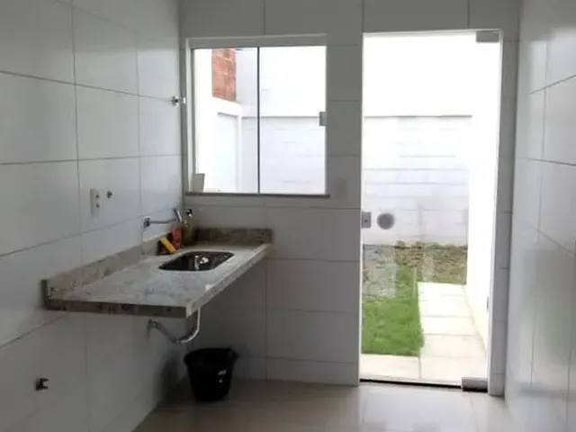 Imagem: Casa À Venda - 3 Suítes - Condomínio