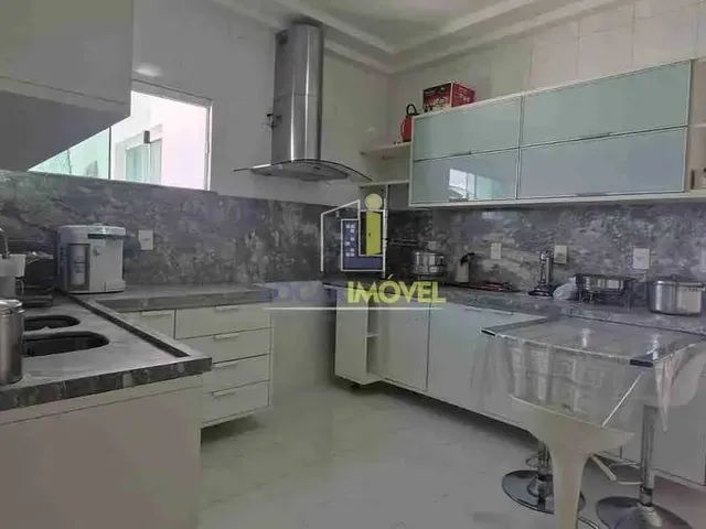 Imagem 16: Apartamento 3 Suítes À Venda com 160 M², Suítes com Planejados + Dependência