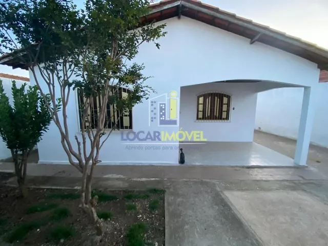 Imagem: Casa À Venda com 3 Quartos, 2 Salas, 3