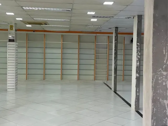 Imagem: Calçada, 200M2, Mais Mezaninos, Lojas