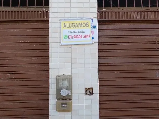 Imagem: Duas Pequenas Lojas para Comércio Ou Representações