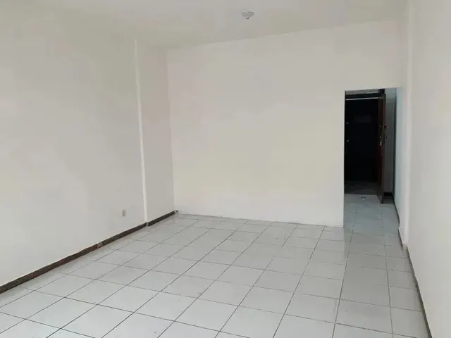 Imagem: Sala Comercial de 33M2, no Ed. Almirante