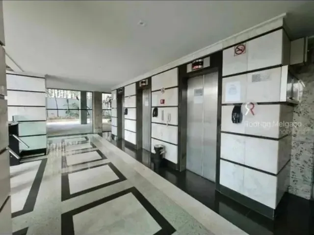 Imagem 5: Sala Comercial - Funcionários Sala Comercial Moderna Localizada em Um dos Prédios Mais