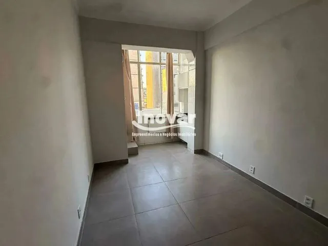 Imagem 2: Oportunidade para Investidores: Sala Comercial com Aproximadamente 19M ² no Coração Do