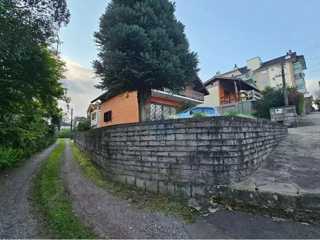 Imagem: O terreno possui 1.574m² de Área e está localizado em
