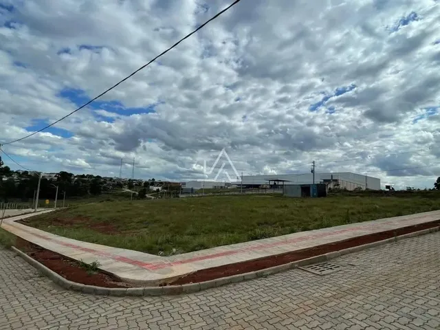 Imagem: Terrneno de Esquina de 465,44 Metros Quadrados