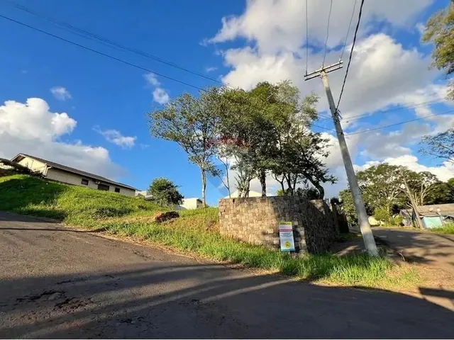 Imagem: Amplo Terreno de Esquina na Avenida Tiradentes